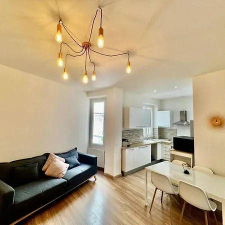 3 Pieces Port Smolett Apartament *